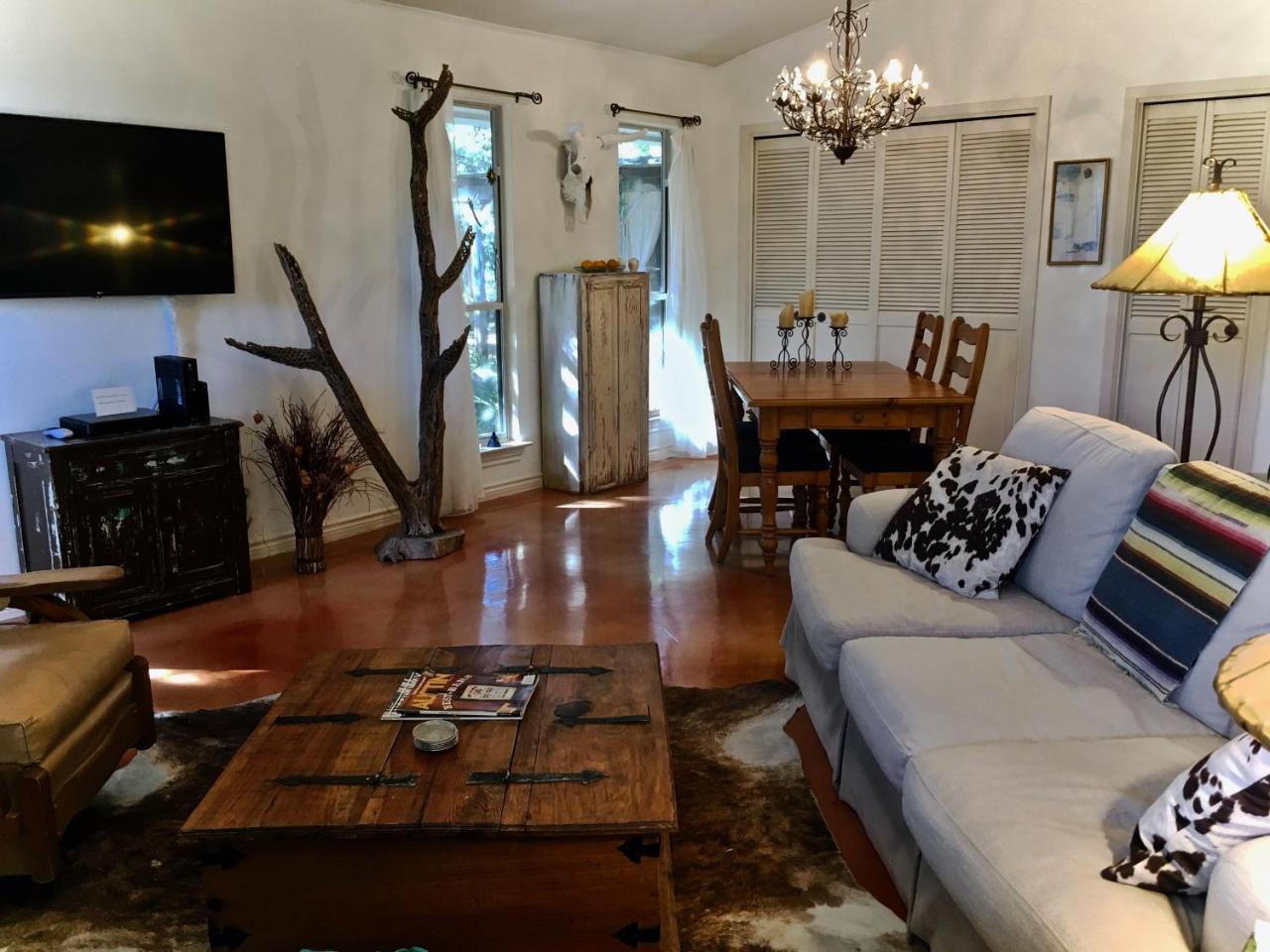 Casa Del Sol Bed And Breakfast Lakeway Εξωτερικό φωτογραφία