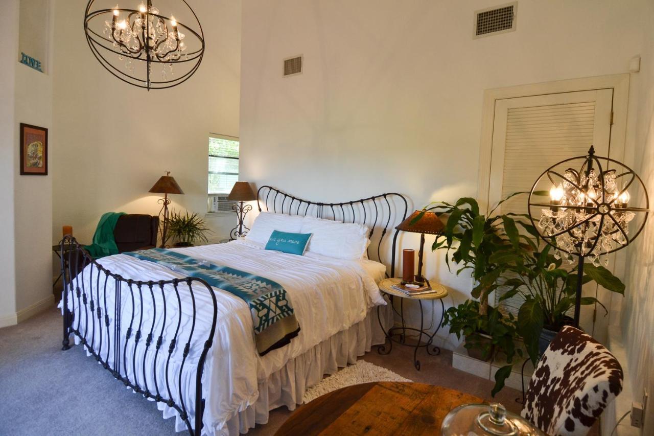 Casa Del Sol Bed And Breakfast Lakeway Εξωτερικό φωτογραφία